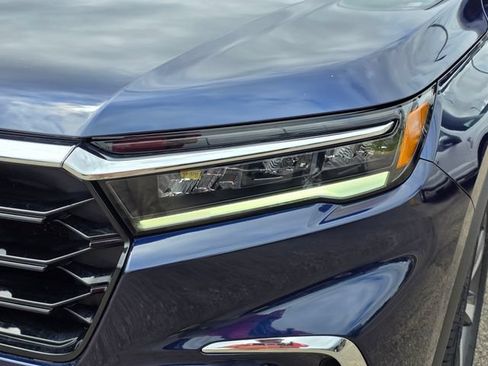 Used 2025 Honda Pilot Touring image 3