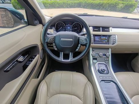 Used 2017 Land Rover Range Rover Evoque SE AWD/4WD image 38