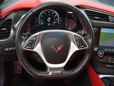 Used 2015 Chevrolet Corvette Z06 w/ 3LZ Preferred Equipment Group image 16
