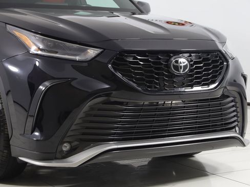 Used 2022 Toyota Highlander XSE image 41