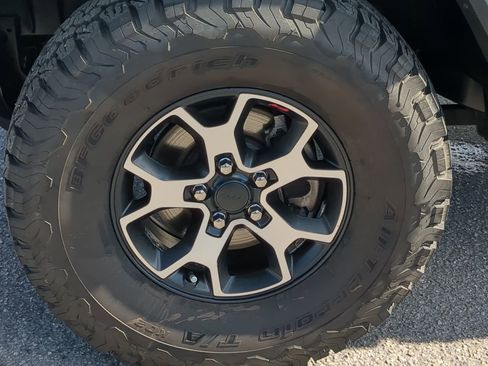 Used 2020 Jeep Wrangler Unlimited Rubicon w/ Cold Weather Group image 11