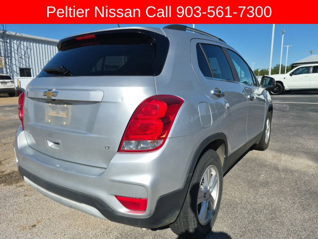 Used 2017 Chevrolet Trax LT w/ LT Convenience Package FWD image 5