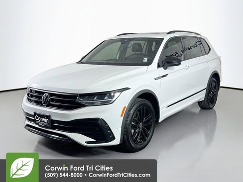Used 2022 Volkswagen Tiguan SE R-Line AWD/4WD image 5