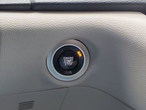 Used 2017 Chrysler Pacifica Touring image 22