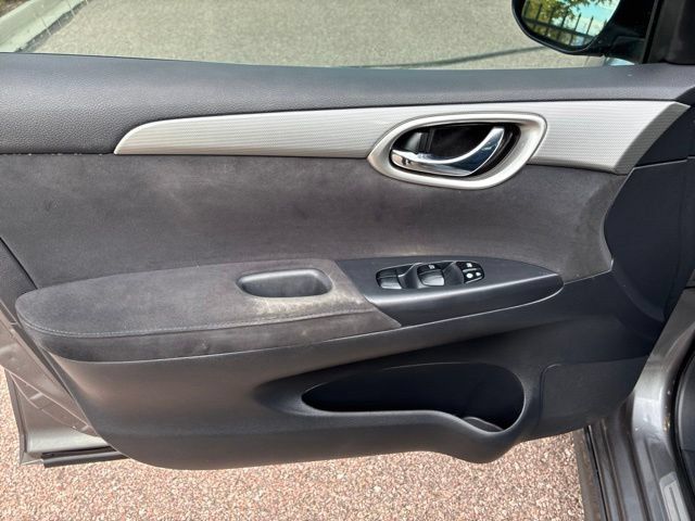Used 2015 Nissan Sentra SR FWD image 16