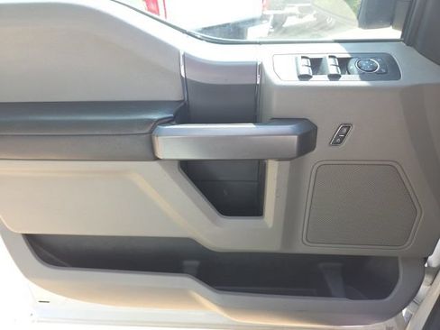 Used 2019 Ford F150 XLT w/ Equipment Group 302A Luxury AWD/4WD image 12