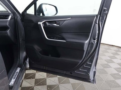 Used 2022 Toyota RAV4 XLE w/ Convenience Package image 25