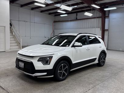 Used 2023 Kia Niro EX