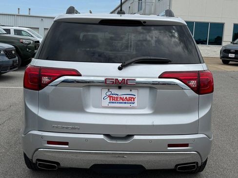 Used 2019 GMC Acadia Denali w/ Technology Package FWD image 4