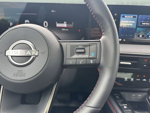 Used 2025 Nissan Kicks SR w/ SR Premium Package image 15