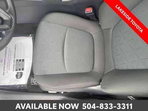Used 2024 Toyota RAV4 XLE AWD/4WD image 28