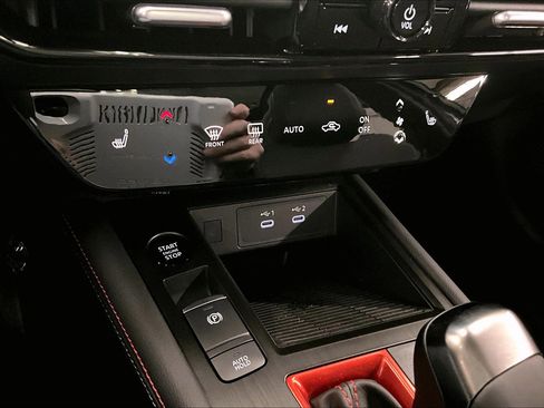 New 2025 Nissan Kicks SR w/ SR Premium Package FWD image 54