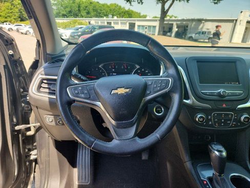Used 2019 Chevrolet Equinox LT FWD image 25