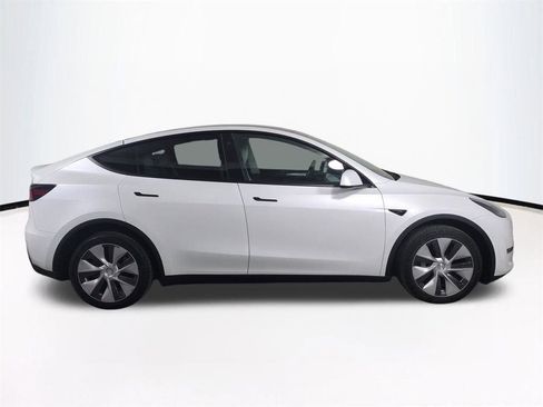 Used 2023 Tesla Model Y Long Range image 4