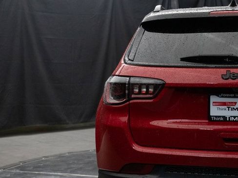 Used 2020 Jeep Compass Latitude image 12