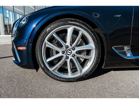 Used 2022 Bentley Continental GT V8 image 10