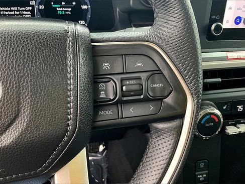 Used 2025 Toyota Tacoma TRD Off-Road image 20