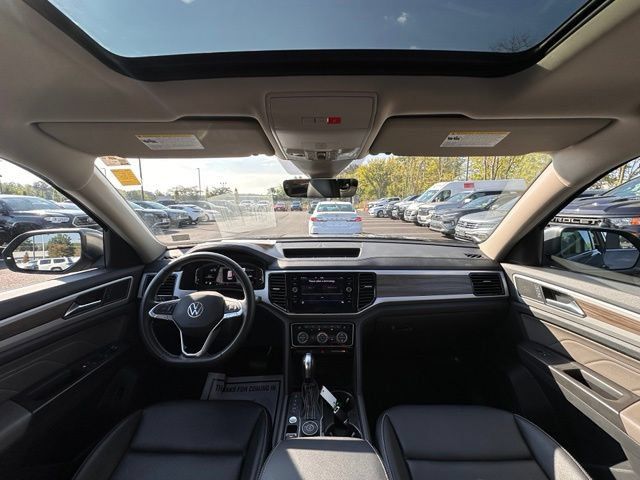 Used 2022 Volkswagen Atlas SEL AWD/4WD image 2