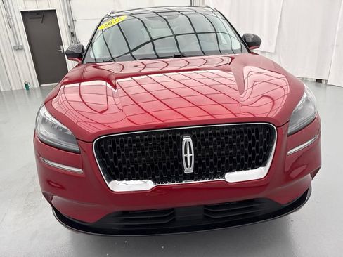 Used 2022 Lincoln Corsair AWD w/ Premium Package image 2