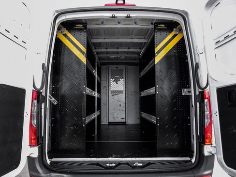 Used 2024 Mercedes-Benz Sprinter 2500 image 44