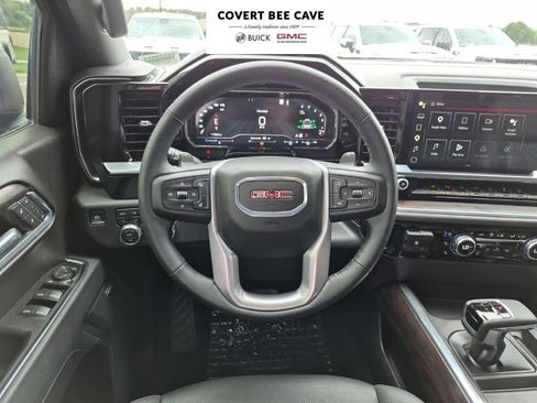 Used 2025 GMC Sierra 1500 SLT image 25