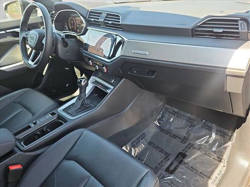 Used 2024 Audi Q3 2.0T Premium Plus image 22