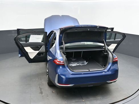 New 2026 BMW 530i w/ Premium Package image 48