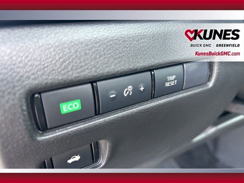 Used 2020 Nissan Sentra SV w/ Trunk Package image 19