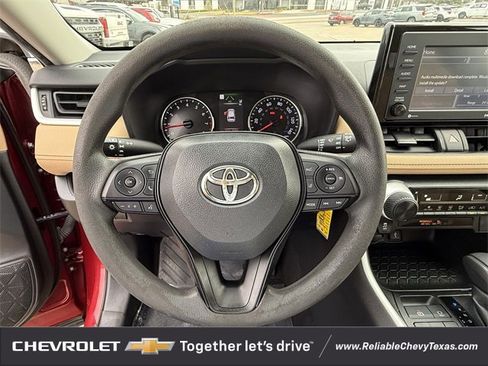 Used 2022 Toyota RAV4 LE image 13
