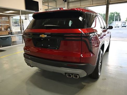 New 2026 Chevrolet Traverse LT w/ LPO, Floor Liner Package FWD image 5