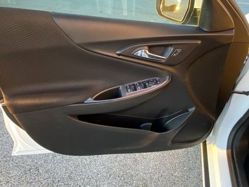 Used 2024 Chevrolet Malibu LT image 15