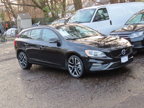 Used 2018 Volvo V60 T5 Dynamic image 19
