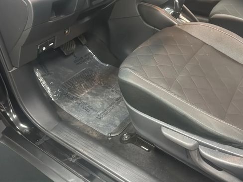 Used 2019 Nissan Kicks S FWD image 28