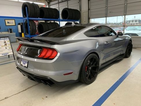 Used 2022 Ford Mustang Shelby GT500 w/ Technology Package image 5
