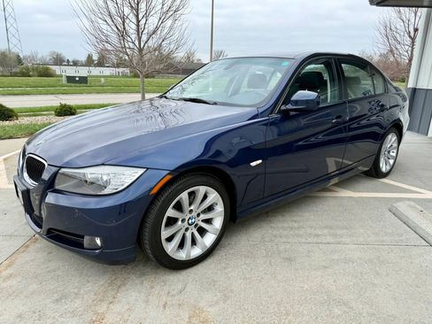 Used 2011 BMW 328i Sedan RWD image 4