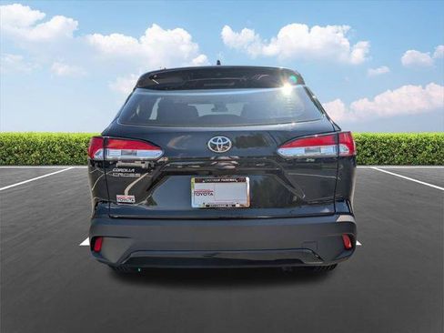 Certified 2022 Toyota Corolla Cross L FWD image 6