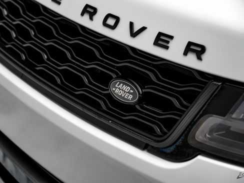 Used 2020 Land Rover Range Rover Sport SVR image 28