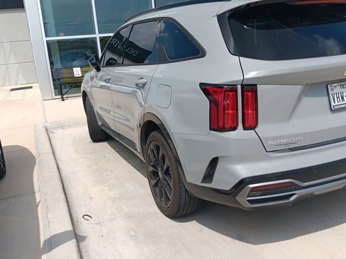 Certified 2023 Kia Sorento SX FWD image 9