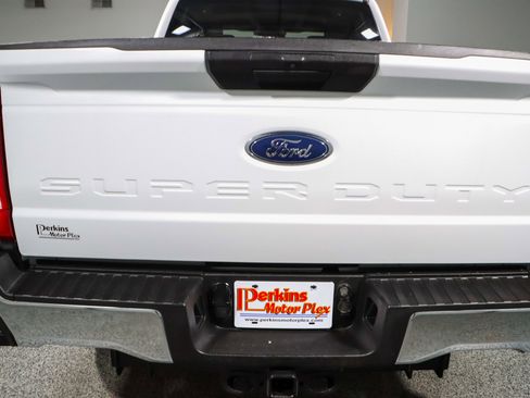 Used 2023 Ford F250 XLT w/ FX4 Off-Road Package image 8