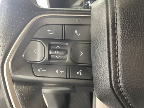 Used 2025 Toyota Tundra SR5 w/ SR5 Convenience Package AWD/4WD image 17