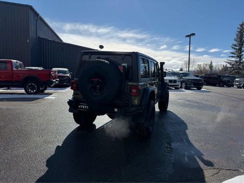 New 2025 Jeep Wrangler Unlimited Rubicon w/ Convenience Group AWD/4WD image 12