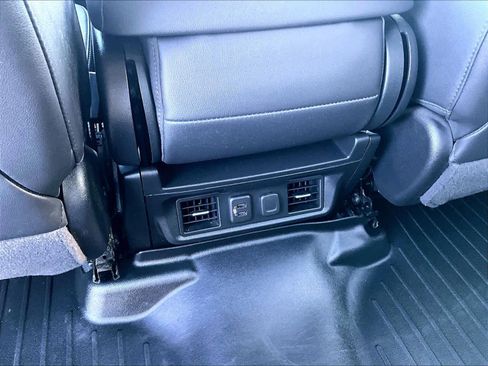 Used 2020 Chevrolet Silverado 2500 LTZ image 28