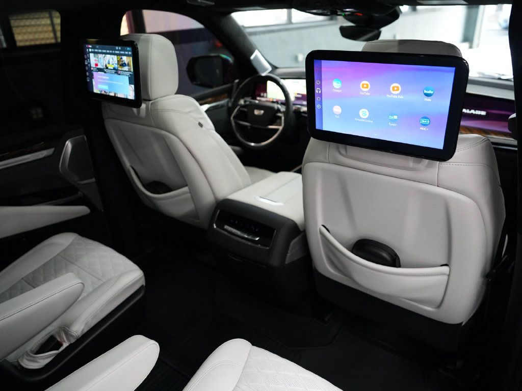 Used 2025 Cadillac Escalade ESV Sport Platinum AWD/4WD image 38