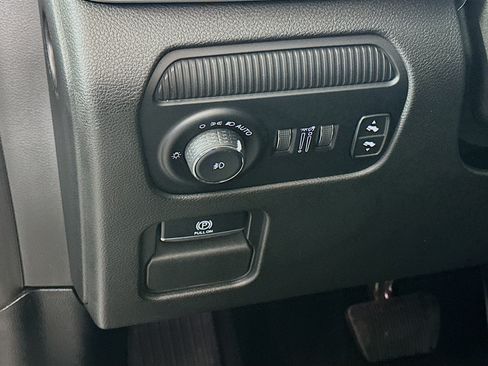 Used 2022 Jeep Wagoneer Series III w/ Premium Group I RWD image 17