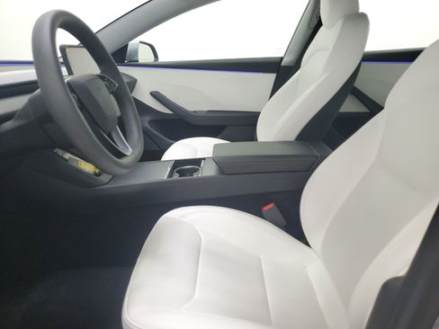 Used 2025 Tesla Model 3 Long Range RWD image 19