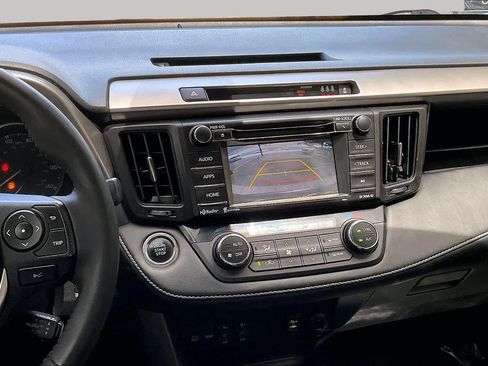 Used 2018 Toyota RAV4 XLE AWD/4WD image 7