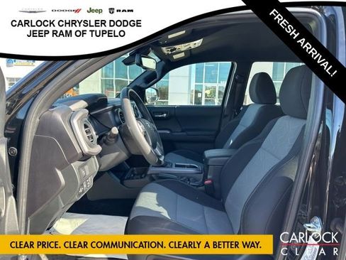 Used 2022 Toyota Tacoma TRD Off-Road image 11