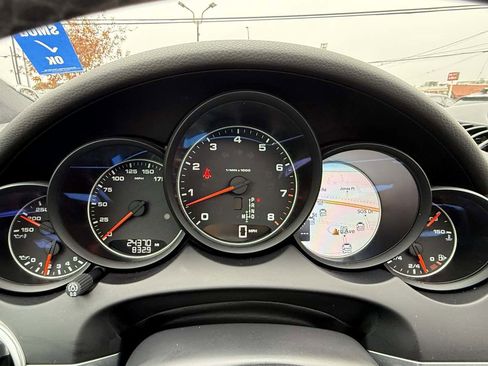 Used 2018 Porsche Cayenne Platinum Edition image 21