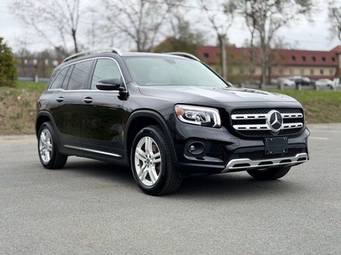 Used 2022 Mercedes-Benz GLB 250 4MATIC image 9