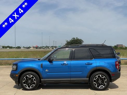Used 2022 Ford Bronco Sport Outer Banks w/ Tech Package AWD/4WD image 3